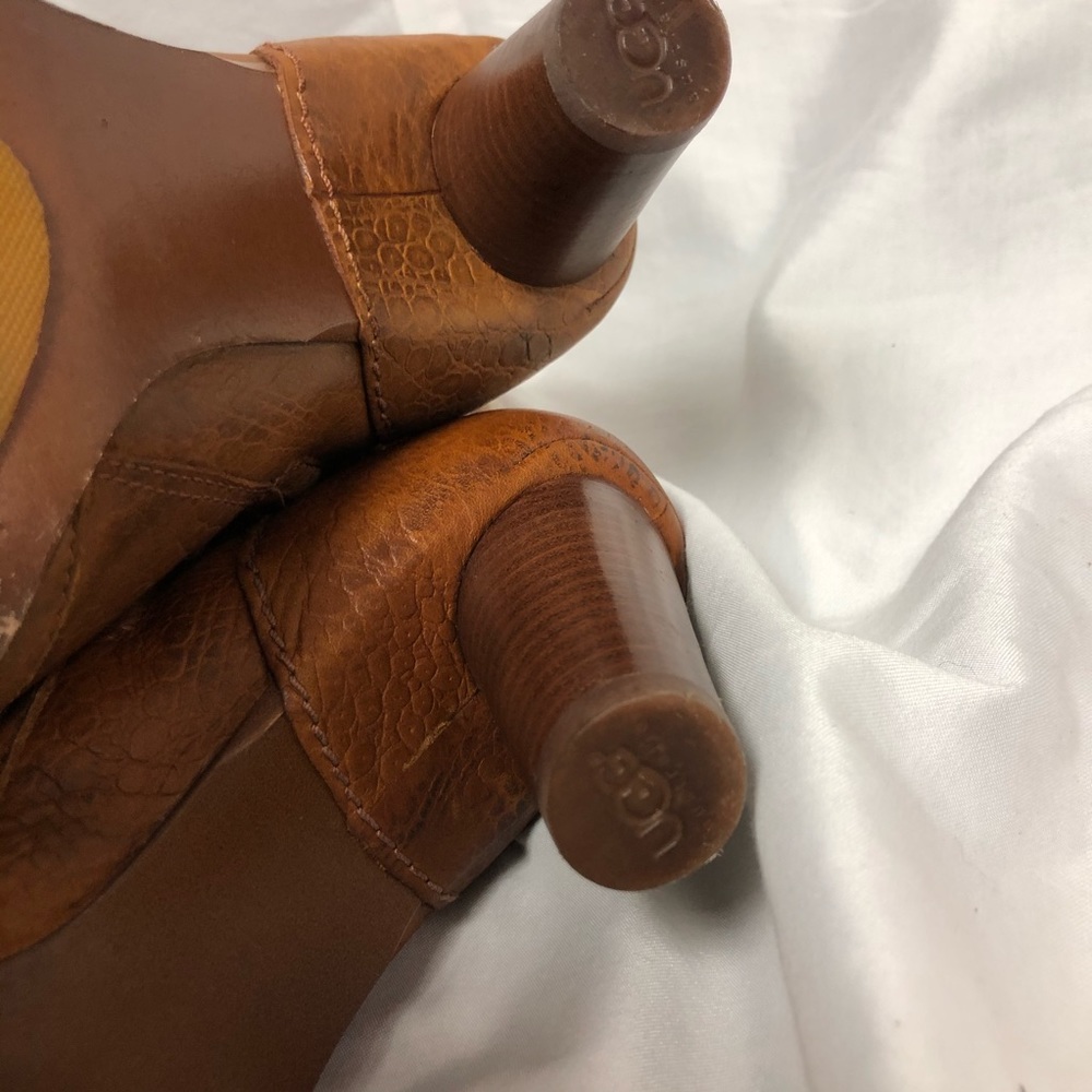UGG boots sz 7.5, excellent condition - Picture 8 of 8